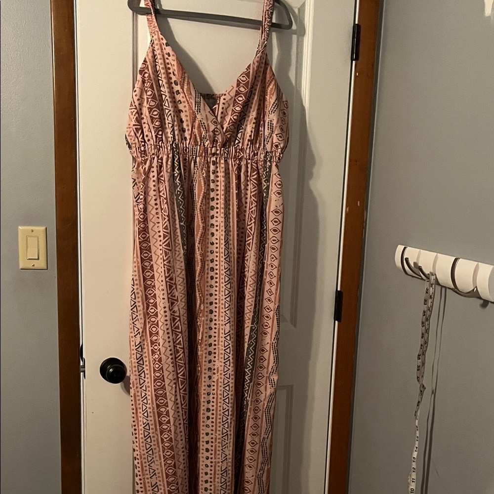 Elegant Pink Patterned Maxi Dress